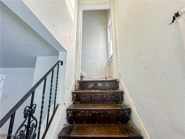 3235 W 94th Street, Cleveland, OH 44102