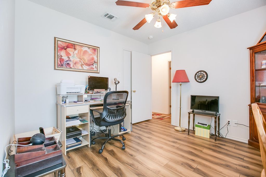 Image 19 of property listing at 1207 Wallace Lane, San Angelo, TX 76905