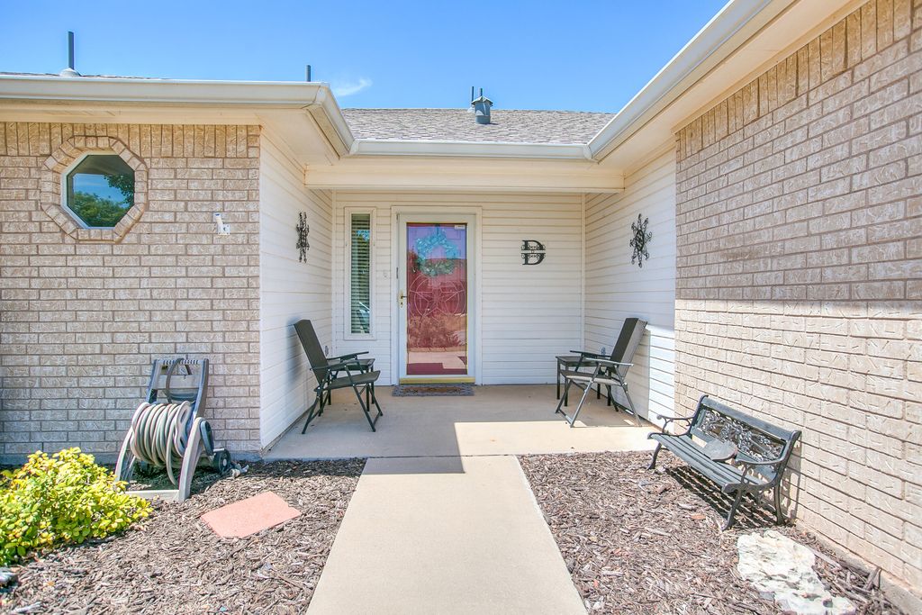 Image 27 of property listing at 1207 Wallace Lane, San Angelo, TX 76905