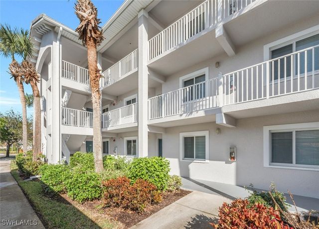 7842 Regal Heron CIR 201, Naples, FL 34104