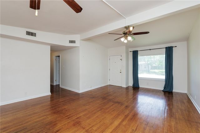 5938 Lucille Dr, Corpus Christi, TX 78412