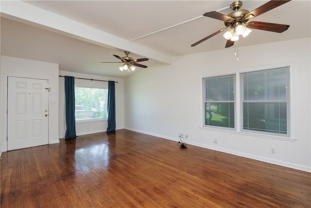 5938 Lucille Dr, Corpus Christi, TX 78412
