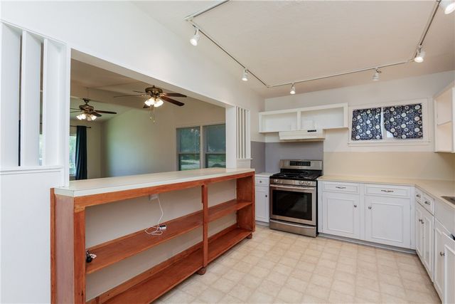 5938 Lucille Dr, Corpus Christi, TX 78412