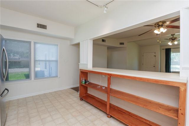 5938 Lucille Dr, Corpus Christi, TX 78412