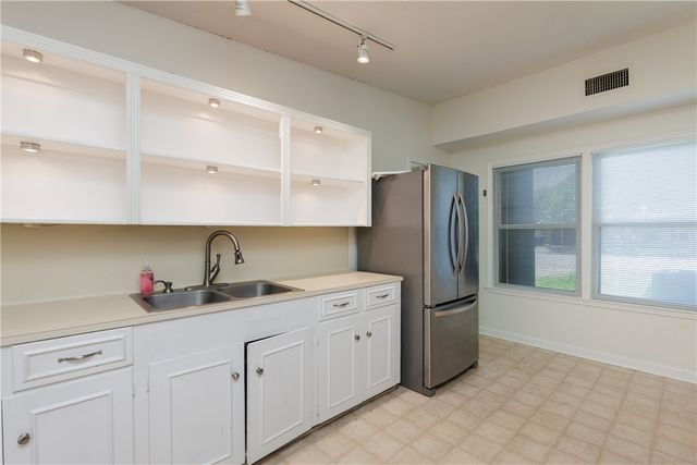 5938 Lucille Dr, Corpus Christi, TX 78412