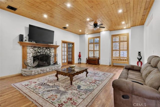 1401 Zion Way, Pine Mountain Club, CA 93222