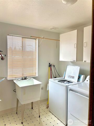328 Burnett Avenue N, Renton, WA 98057