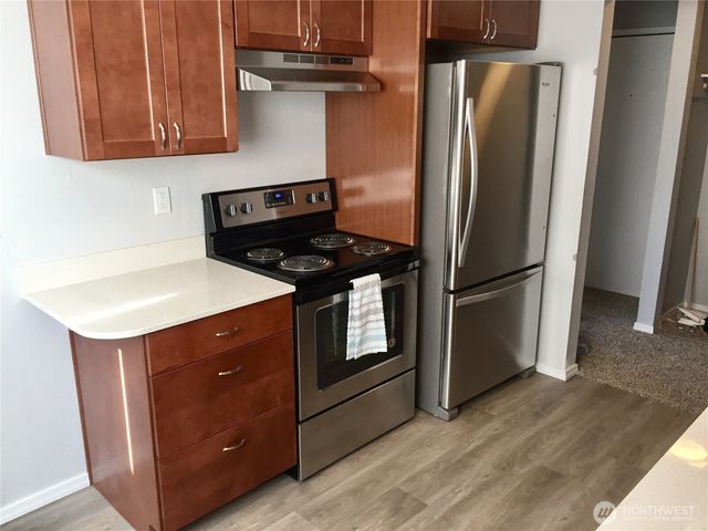 328 Burnett Avenue N, Renton, WA 98057