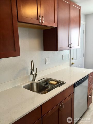 328 Burnett Avenue N, Renton, WA 98057