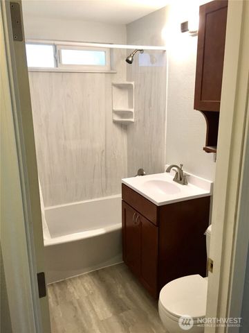328 Burnett Avenue N, Renton, WA 98057