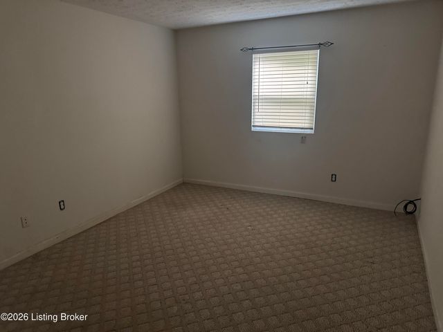 3504 Lodge Ln APT 129, Louisville, KY 40218
