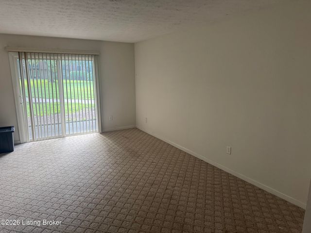 3504 Lodge Ln APT 129, Louisville, KY 40218