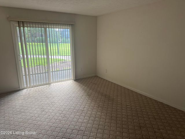 3504 Lodge Ln APT 129, Louisville, KY 40218