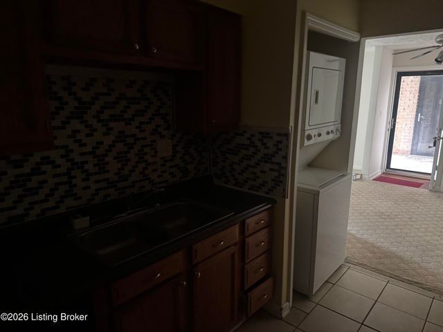 3504 Lodge Ln APT 129, Louisville, KY 40218