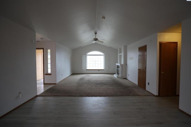 8722 W Bonnie Ave, Kennewick, WA 99336