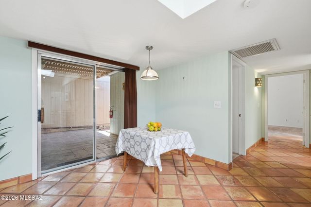 967 W Lyman Lane, Tucson, AZ 85704