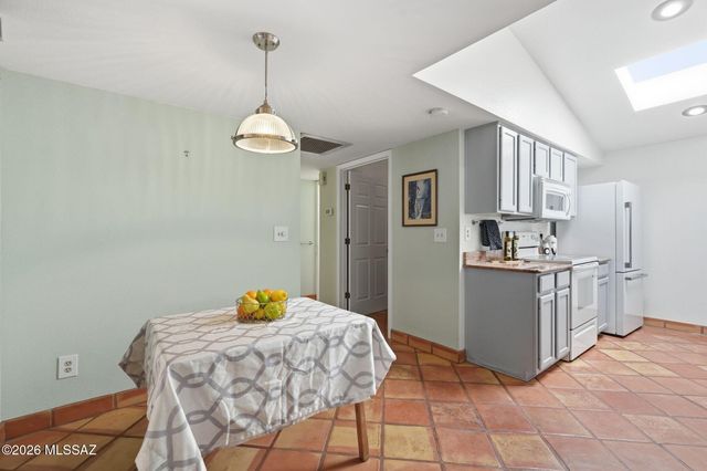967 W Lyman Lane, Tucson, AZ 85704