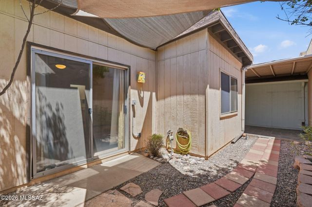 967 W Lyman Lane, Tucson, AZ 85704