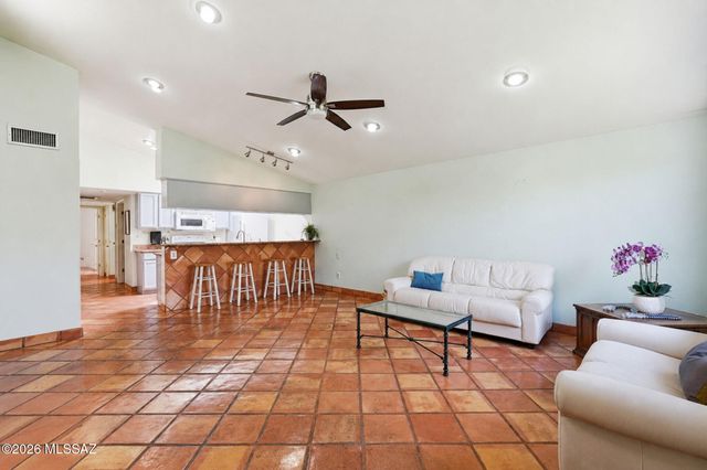 967 W Lyman Lane, Tucson, AZ 85704