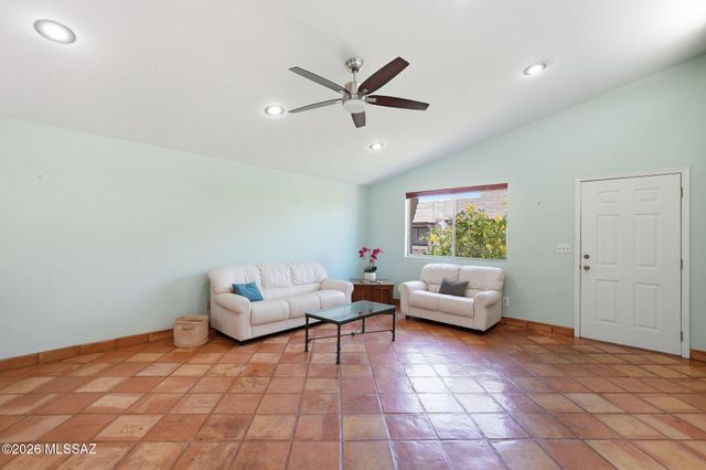 967 W Lyman Lane, Tucson, AZ 85704