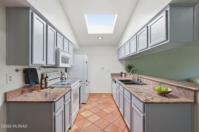 967 W Lyman Lane, Tucson, AZ 85704