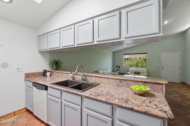 967 W Lyman Lane, Tucson, AZ 85704