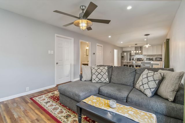 103 W Limestone Street, Somerset, KY 42501