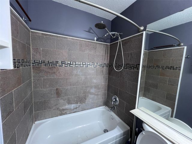 7762 Pine Center Drive, Houston, TX 77095