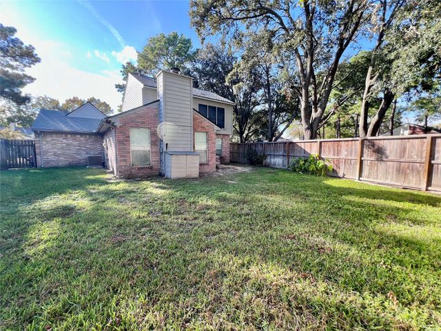 7762 Pine Center Drive, Houston, TX 77095