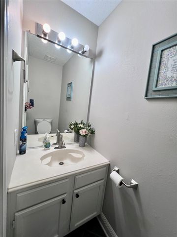 7762 Pine Center Drive, Houston, TX 77095