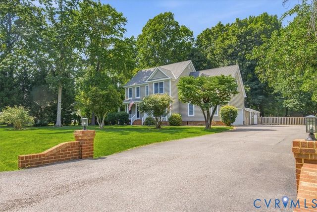 102 Redbird Dr, Chester, VA 23836