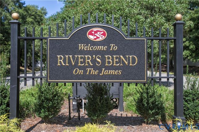 102 Redbird Dr, Chester, VA 23836