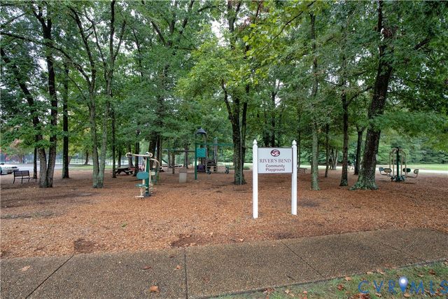 102 Redbird Dr, Chester, VA 23836