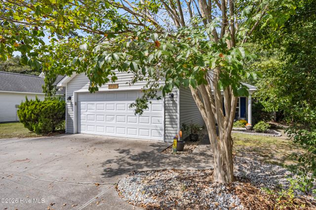 2731 Country Club Drive, Hampstead, NC 28443