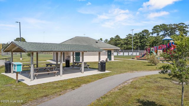 2731 Country Club Drive, Hampstead, NC 28443