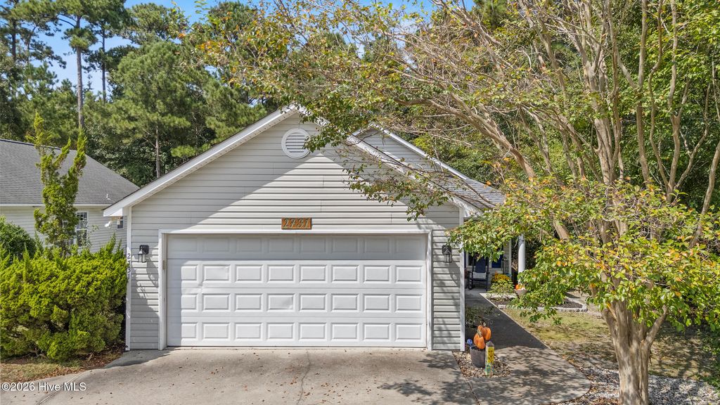 2731 Country Club Drive, Hampstead, NC 28443