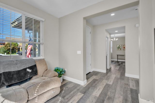 2042 Hamstead Ct, Vacaville, CA 95687