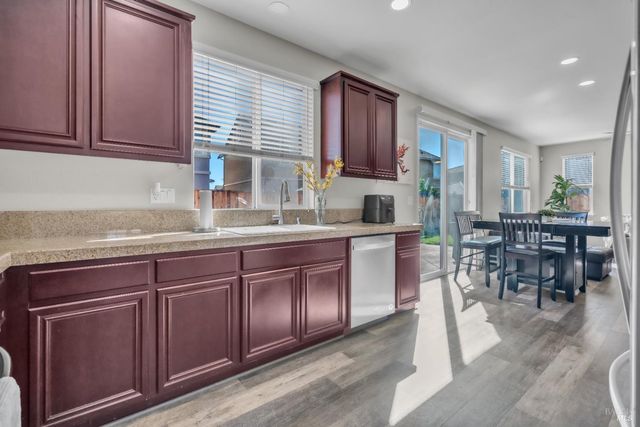 2042 Hamstead Ct, Vacaville, CA 95687