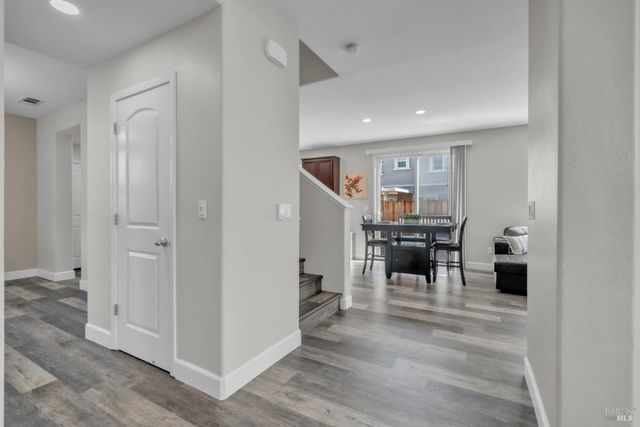 2042 Hamstead Ct, Vacaville, CA 95687