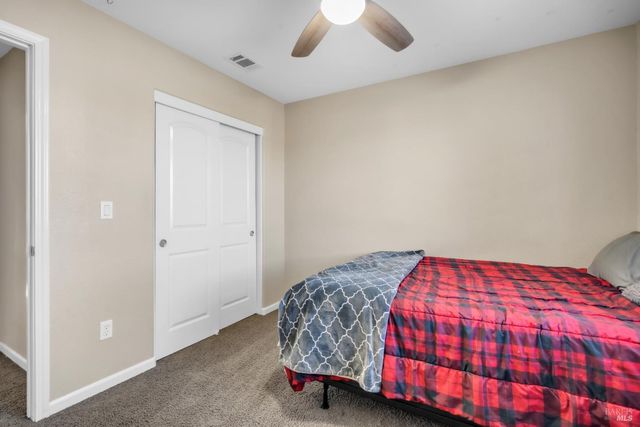 2042 Hamstead Ct, Vacaville, CA 95687