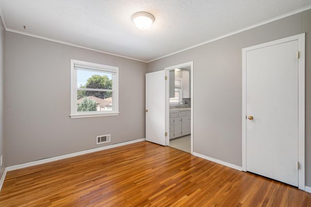 655 57th Avenue NE, Fridley, MN 55432