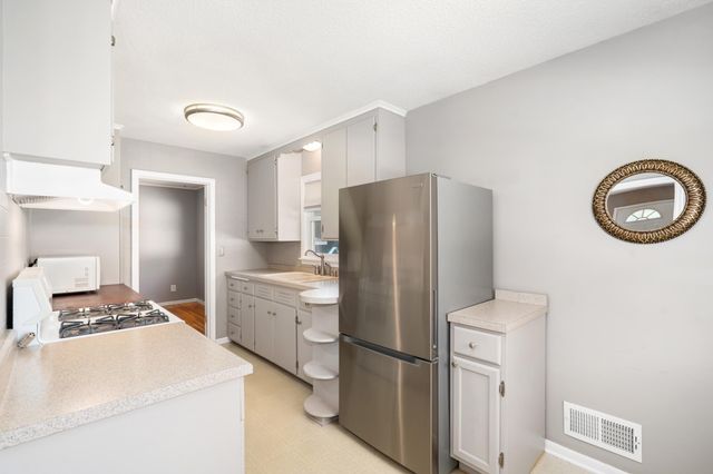 655 57th Avenue NE, Fridley, MN 55432