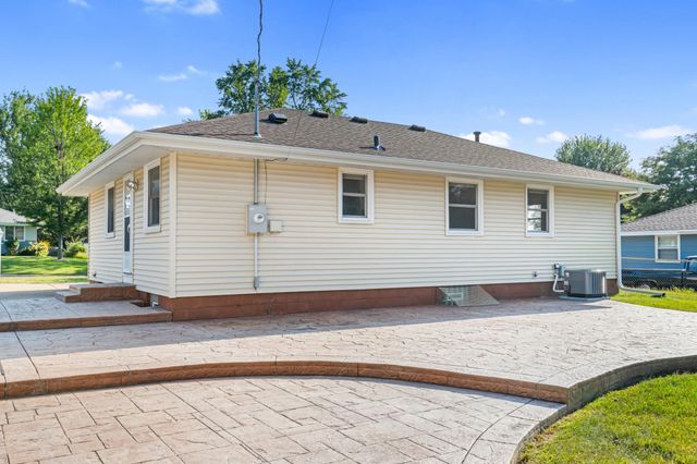 655 57th Avenue NE, Fridley, MN 55432