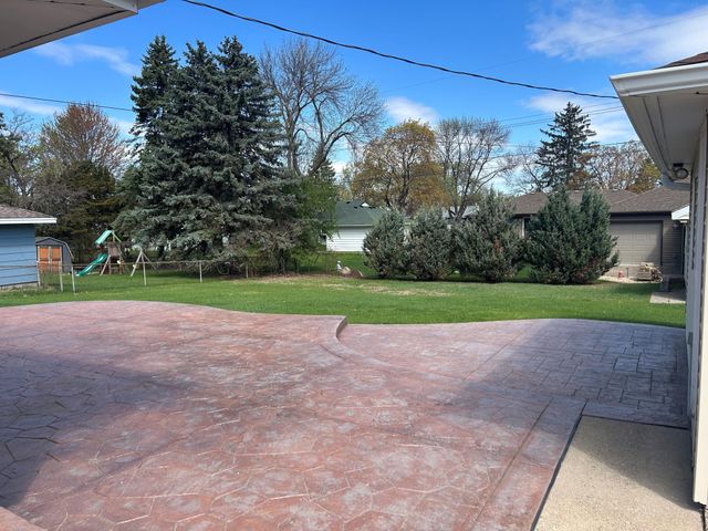 655 57th Avenue NE, Fridley, MN 55432