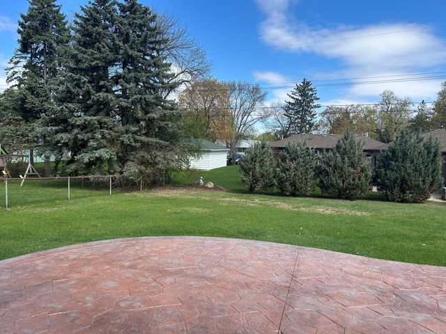 655 57th Avenue NE, Fridley, MN 55432