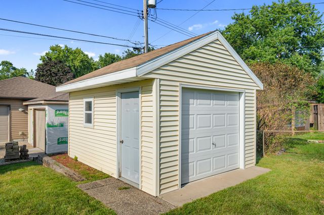 655 57th Avenue NE, Fridley, MN 55432