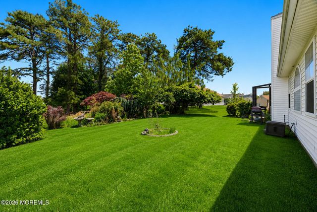 50 Stockport Drive, Toms River, NJ 08757