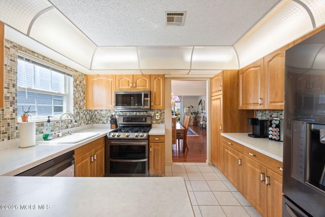 50 Stockport Drive, Toms River, NJ 08757