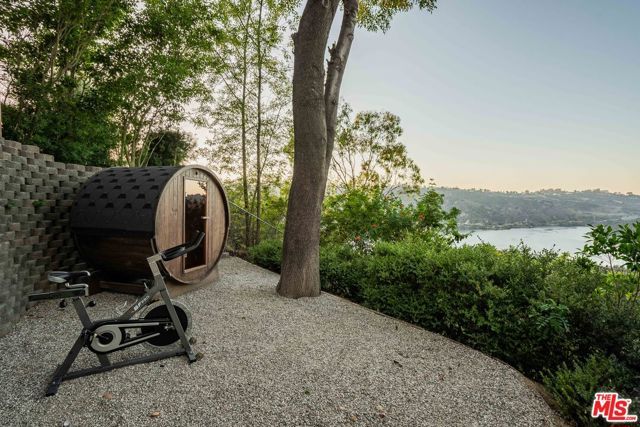 1900 Bel Air Road, Los Angeles, CA 90077