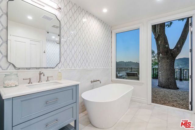 1900 Bel Air Road, Los Angeles, CA 90077